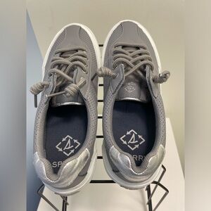 Women’s sperry sneakers great size 7.5